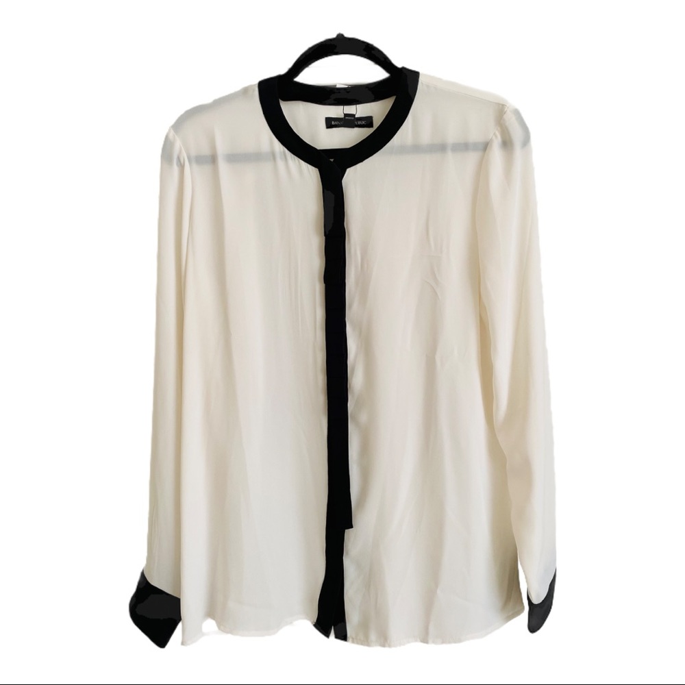Banana Republic Ribbon blouse. Black and off-white. Size M. New w/tags.